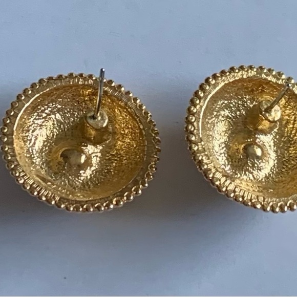 Signed Avon earrings featuring ab rhinestones - Picture 5 of 6